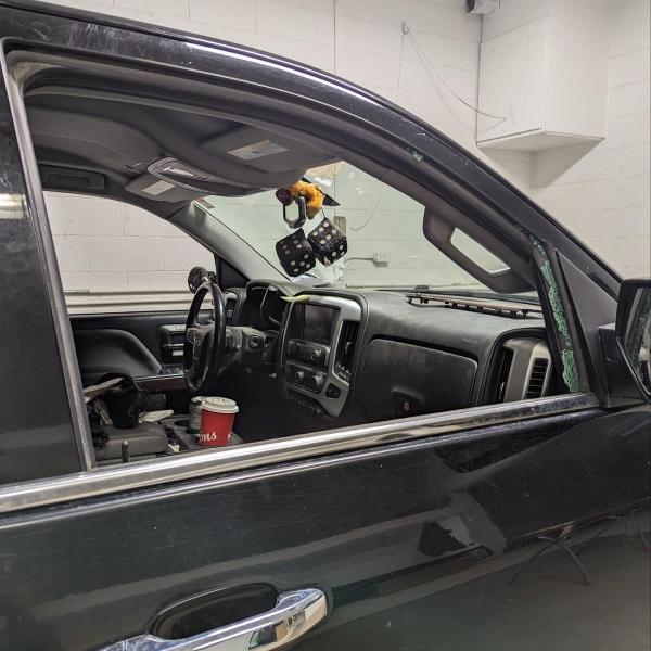 Phantom Auto Glass