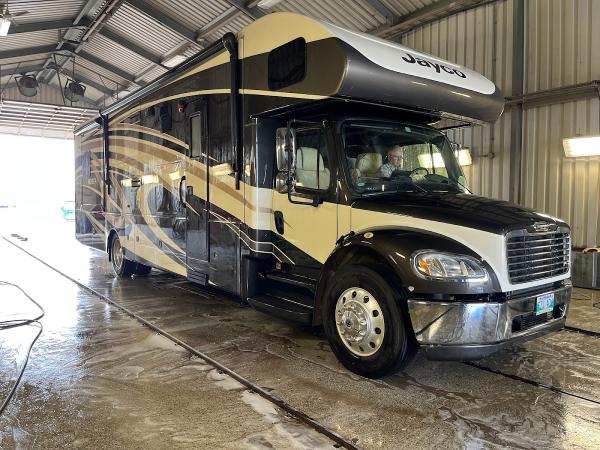 Diamond Rig Truck Wash