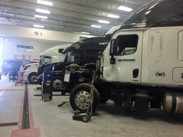 401 Trucksource Collision Centre