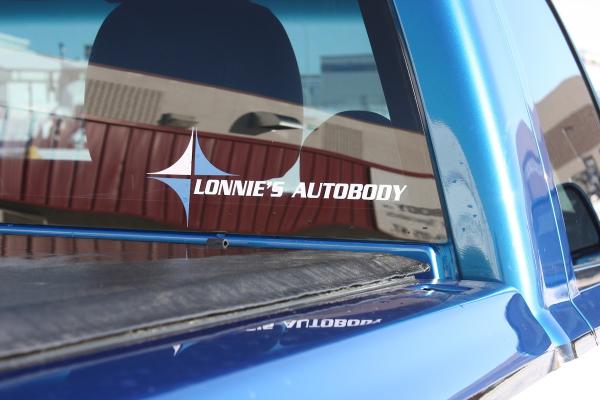 Lonnie's Auto Body Ltd