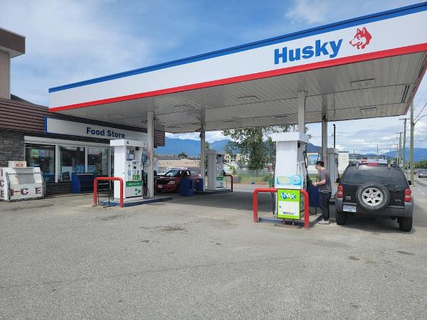 Husky Market Touchless Carwash