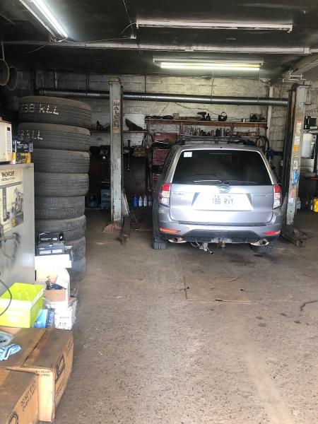 Garage Guang Xin