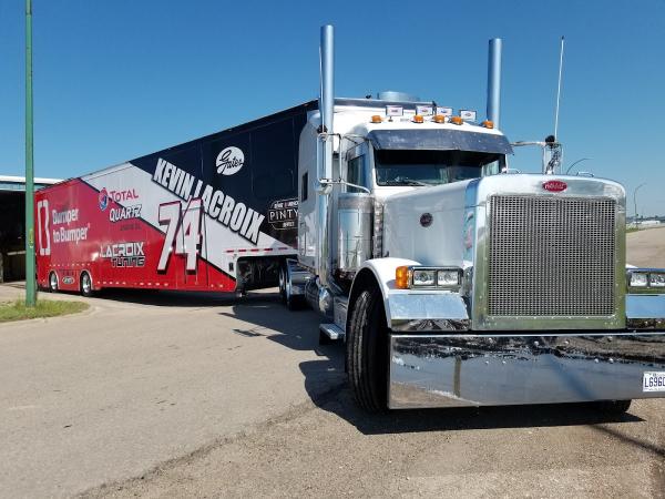 Logo Truck Wash & Lube