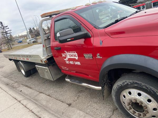 24/7 Alberta Towing Ltd