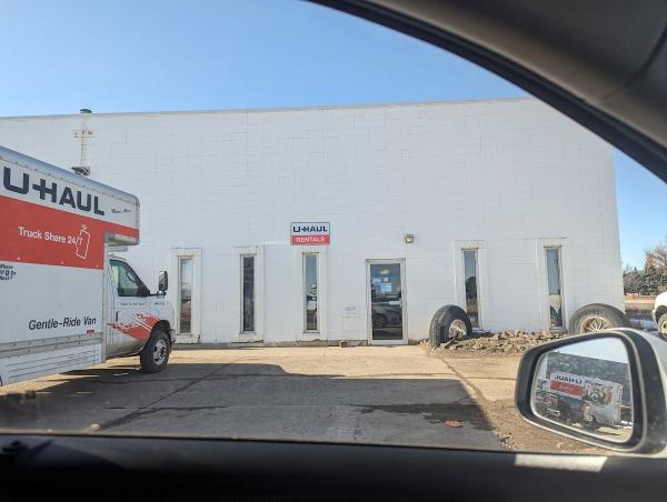 Mo-Tires Ltd. Truck Center
