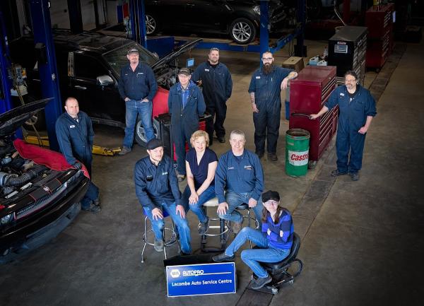 Lacombe Auto Service Centre (2A Auto Service)