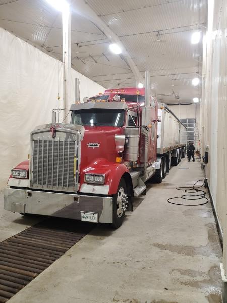 18 Wheeler Truck Wash