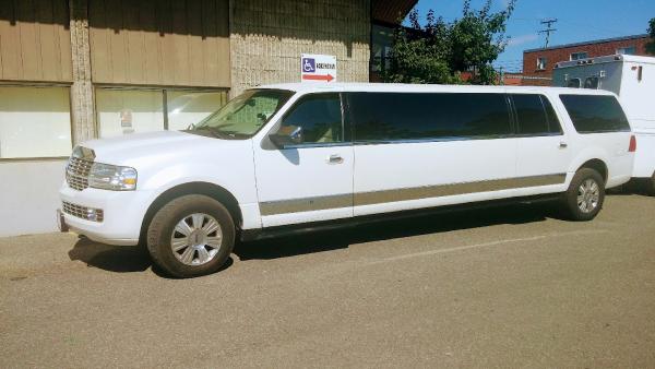 Montreal LUX Limousine